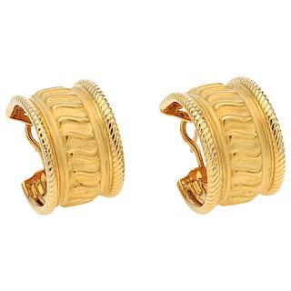 CARRERA Y CARRERA 18K yellow gold pair of earrings.