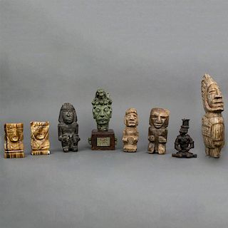 Lote de 8 figuras decorativas. México. Siglo XX. Diferentes tallas de piedra. Representan diferentes culturas mexicanas antiguas.
