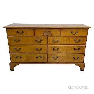 Eldred Wheeler Queen Anne-style Chest of Drawers