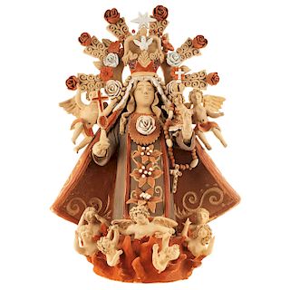 Enedina Vásquez Crúz. Virgen del Rosario.Cerámica. 54 cm. x 40 cm. x 17 cm.