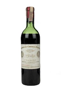 Château Cheval Blanc. Cosecha 1966. 1er. Grand Cru Classé. St. Emilion. Nivel: en la mitad del hombro.
