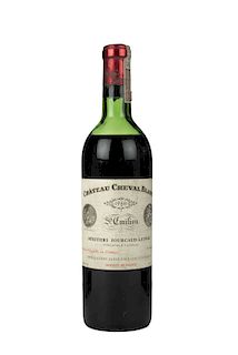 Château Cheval Blanc Cosecha 1968. 1er. Grand Cru Classé. St. Emilion. Nivel: en el hombro superior.