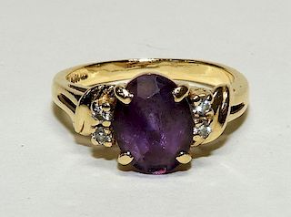 14K Gold Solitaire Amethyst & Diamond Ring