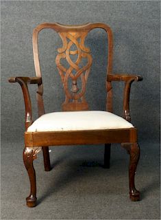SOUTHERN QUEEN ANNE ARM CHAIR W/ CARVED KNEES
