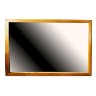 Espejo de recibidor. Siglo XX. Estilo modernista. Diseño rectangular. Con marco de madera.