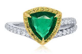 18k Gold 1.30ct Emerald Yellow/White Diamond Ring