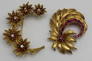JEWELRY. 18kt and 14kt Gold Brooch Grouping.