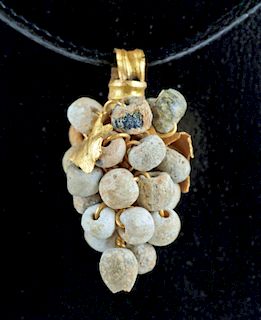 Roman 18K Gold & Stone Bead Grape Pendant, 3.0 g