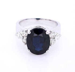 18K gold Diamond and Dark Blue Sapphire ring 