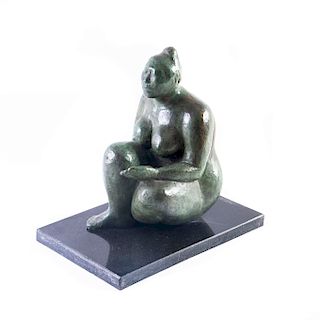 Jorge Luis Cuevas. Mujer sentada. Fundición en bronce, X/XV. Con base de mármol negro. Firmada y fechada 77