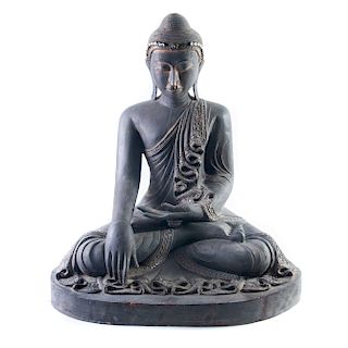 Buda Amitabha. Principios del siglo XX. En madera con restos de policromía dorada. Con aplicaciones de simulantes (posteriores)