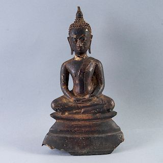 Buda. China, principios del siglo XX. Fundición en metal dorado.