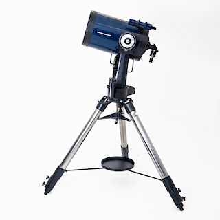 Telescopio. Estados Unidos, siglo XX. De la firma Meade. Modelo LX 200 EMC. Número de serie: 120567 Estructura de alumino y metal.