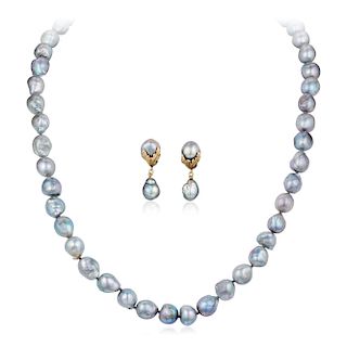 A Semi-Baroque Cultured Pearl Earring and Necklace Set