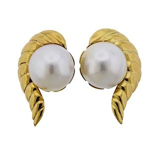 18K Gold Pearl Swirl Earrings