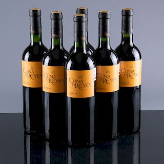 12 botellas de vino. Cuna de Reyes, joven. Cosecha 2008. Rioja, España. Nivel de llenado alto.