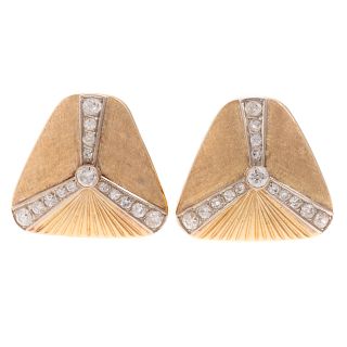 A Pair of Ladies 18K Diamond Triangular Earrings