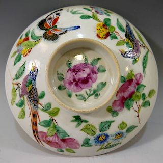 CHINESE ANTIQUE FAMILLE ROSE DISH