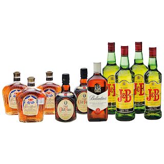 Whisky. J&B., Ballantine's, Grand Old Parr y Crown Royal. Total de piezas: 10.

T
