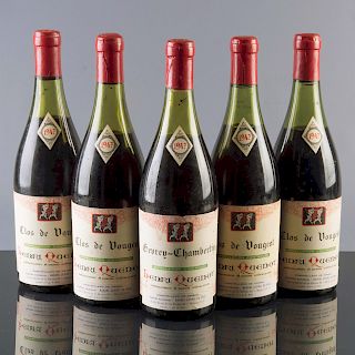 12 botellas de vino. Clos de Vougeot. Cosecha 1947. Côte d' Or. Henri Quenot. Niveles: A los hombros.