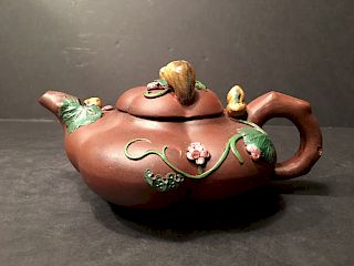 FINE Chinese Yixing Zisha Teapot, marked on lid and bottom