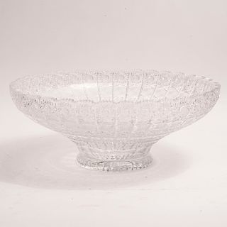 Centro de mesa. Alemania, siglo XX. Elaborado en cristal diamantado. Diseño circular.