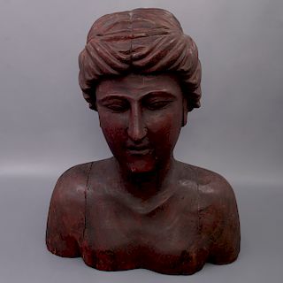 Busto de dama. Siglo XX. En madera tallada.