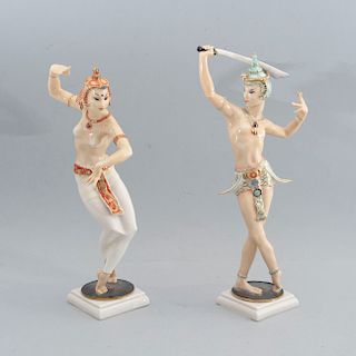 Carl Werner para Hutschenreuther. Alemania, años 50. Pareja thai de "Sword Dancer". Elaborados en porcelana. Piezas: 2