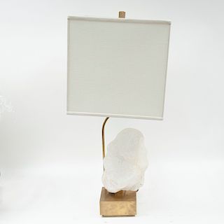 Aerin Lauder para Aerin. Lámpara de mesa "Trieste" Estructura de metal dorado y cuarzo. Para una luz. Con pantalla.