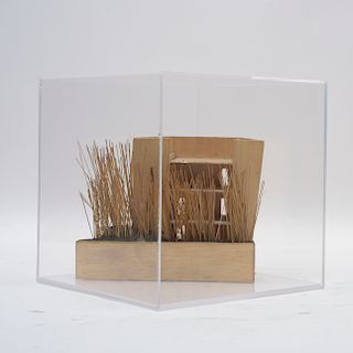 Alberto Kalach. Maqueta. Elaborada en papel batería, madera de balsa y polímero. Con vitrina de acrílico.
