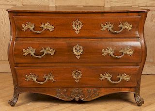 18TH CENT. FRENCH LOUIS XV WALNUT BOMBE COMMODE