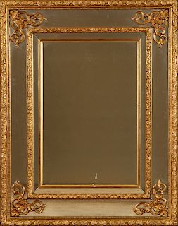 A FRENCH GILT WOOR MIRROR