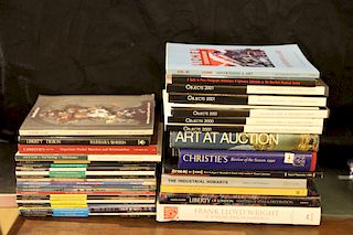 COLLECTION OF 39 REFERENCE BOOKS DESIGN & AUCTION