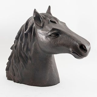 Busto de caballo. México, siglo XX. Fundición en bronce patinado. 52 cm de altura