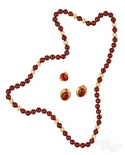 18K yellow gold and carnelian suite