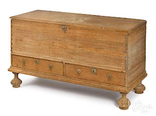 Pennsylvania William and Mary pine blanket chest