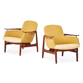 FINN JUHL Pair of NV-53 lounge chairs