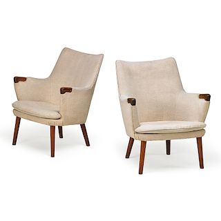HANS WEGNER Pair of lounge chairs