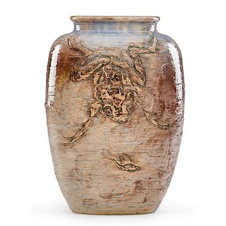 MARTIN BROTHERS Vase with frogs
