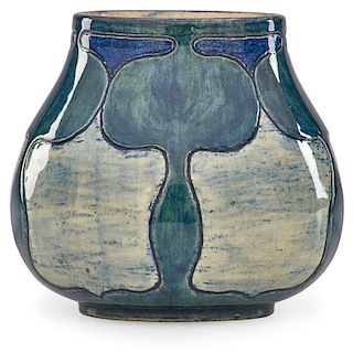 NEWCOMB COLLEGE Early vase