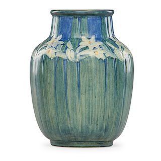 H. BAILEY; NEWCOMB COLLEGE Transitional vase