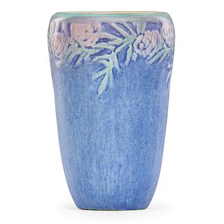 HENRIETTA BAILEY; NEWCOMB COLLEGE Cabinet vase