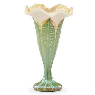 QUEZAL Ruffled pulled-feather vase