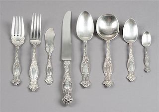 An American Silver Flatware Service, International Silver Co., Meriden, CT, Frontenac pattern, comprising: 6 dinner knives 20 di