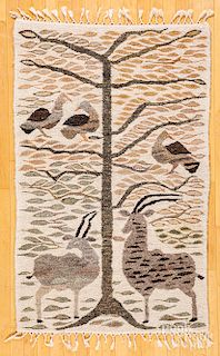 Pictorial hooked rug