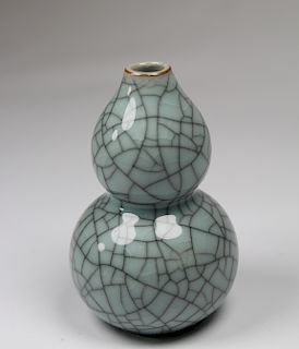 Chinese Crackleware Double Gourd Form Bud Vase