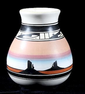 Navajo Native American Signed Pottery Jar