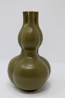 Unusual Chinese Double Gourd Tea Dust Glazed Vase