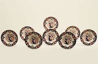 GROUP OF 8 EARLY DERBY PIECES, 7 BOWLS/1 PLATE