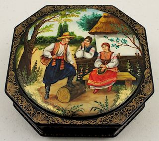 SIGNED RUSSIAN LACQUERED HINGED BOX